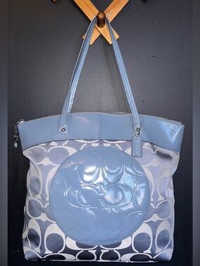 Coach Laura Signature Light
Blue Shoulder Bag - Jacquard/Leather (M1182-F18335)